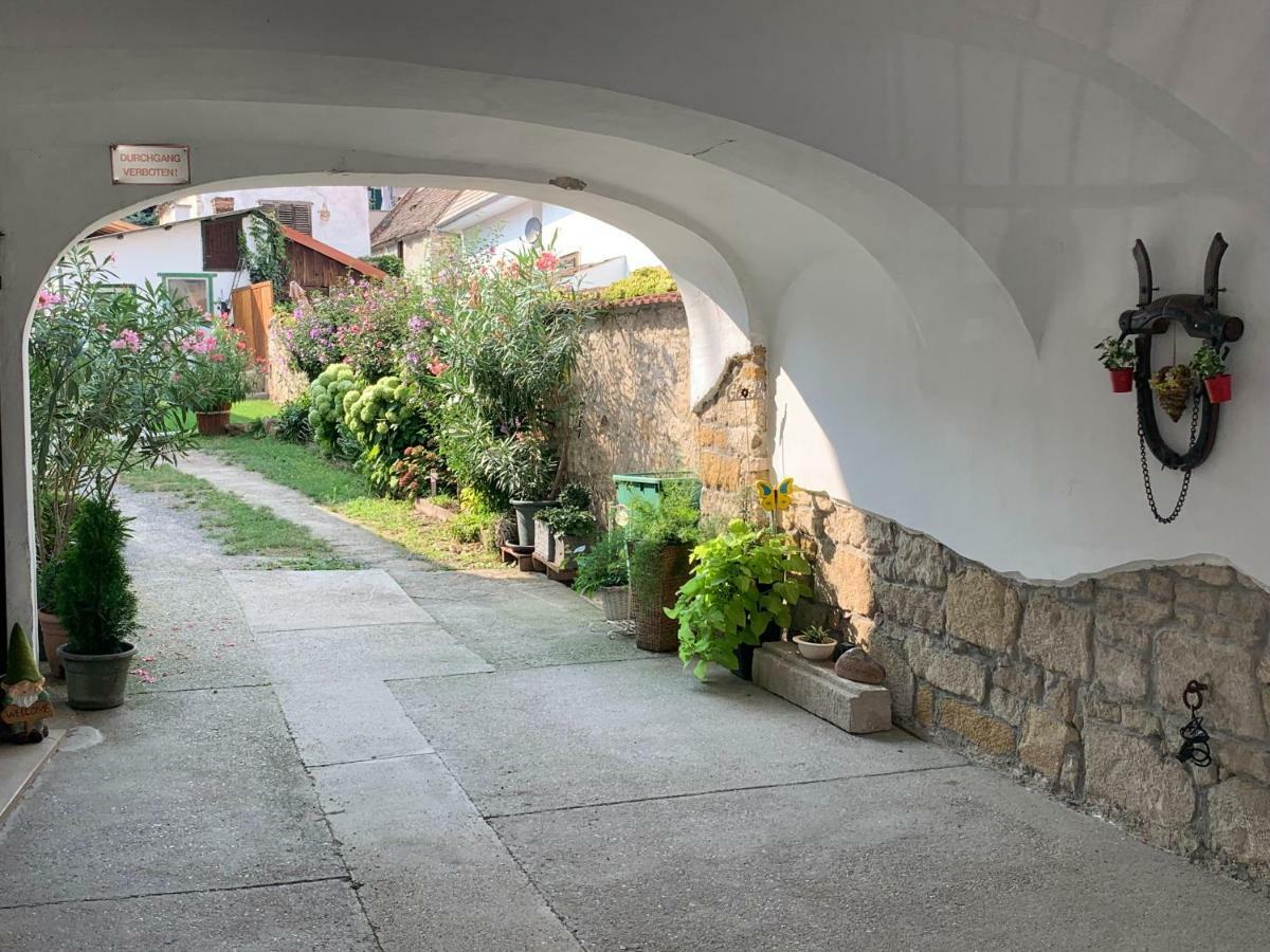 Ferienwohnungen Zum Briefmarkenhaus Mörbisch am See Dış mekan fotoğraf